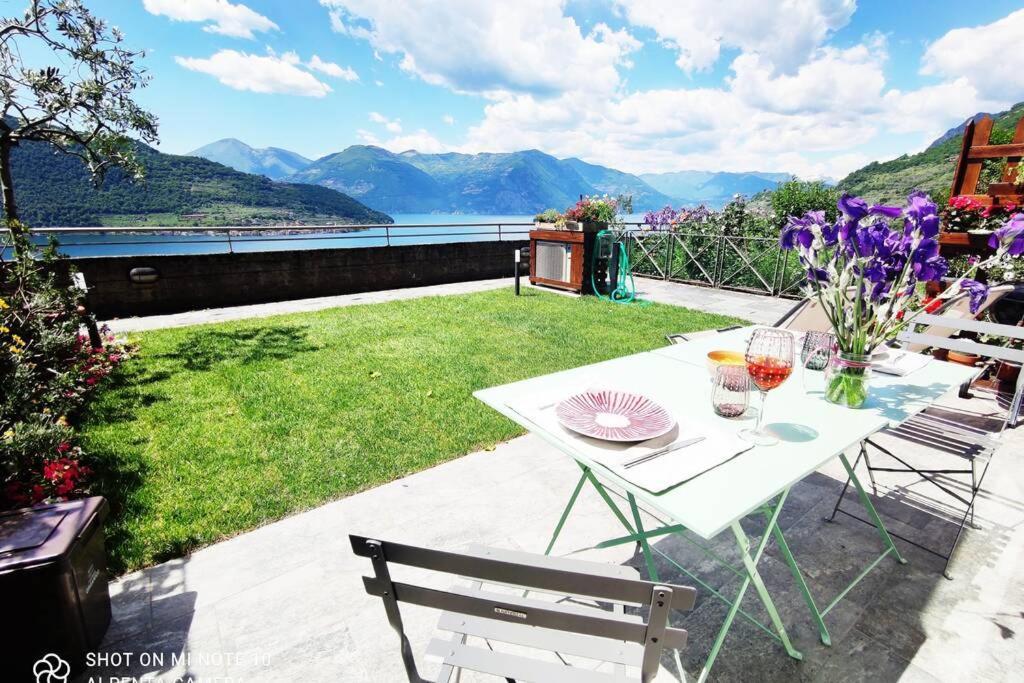 Gioiello Sul Lago D'Iseo Sale Marasino Exterior photo